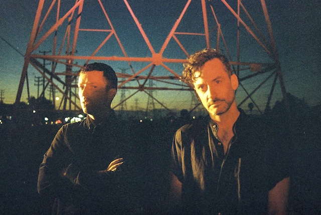BEATINK.COM / Bonobo & Totally Enormous Extinct Dinosaurs