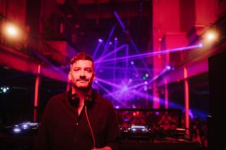 BONOBO (DJ SET)  いよいよ今週末開催!!! 各公演のサポートDJが決定! さらに本ツアー限定Tシャツを発表! オンライン受注受付スタート!