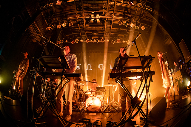 BEATINK.COM / JUNGLE / クールでセクシーなネオ・ソウルの誘惑。踊り