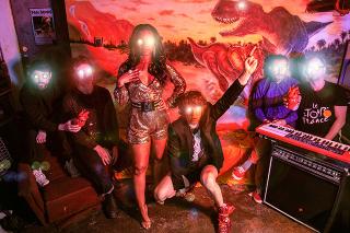 ! ! ! (CHK CHK CHK) / GREENROOMFESTIVAL ’20に !!!(Chk Chk Chk)が出演決定!!! 最強&狂のライブバンドが赤レンガ倉庫をダンスフロアに変える! 最新作『WALLOP』好評発売中!