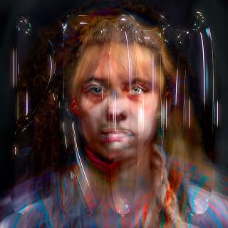 HOLLY HERNDON / 海外主要メディア大絶賛!エレクトロニック・ミュージックと知性の融合。ホーリー・ハーンダン、人工知能と共作した挑戦的な最新アルバム『PROTO』を5月10日に発売へ。