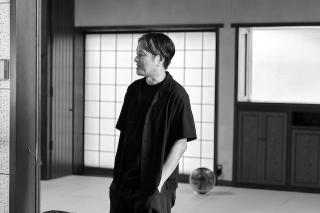 Jeff Parker ETA IVtet / ジェフ・パーカー・ETAカルテット ライブ試写会 & スペシャルトーク with 原雅明 × 蓮沼執太  Host by 小林拓音(ele-king)  最新作『Happy Today』の発売を記念し 作品収録時のライブ映像の試写会とスペシャルトークイベントを開催! 5/8@Park in Park 渋谷