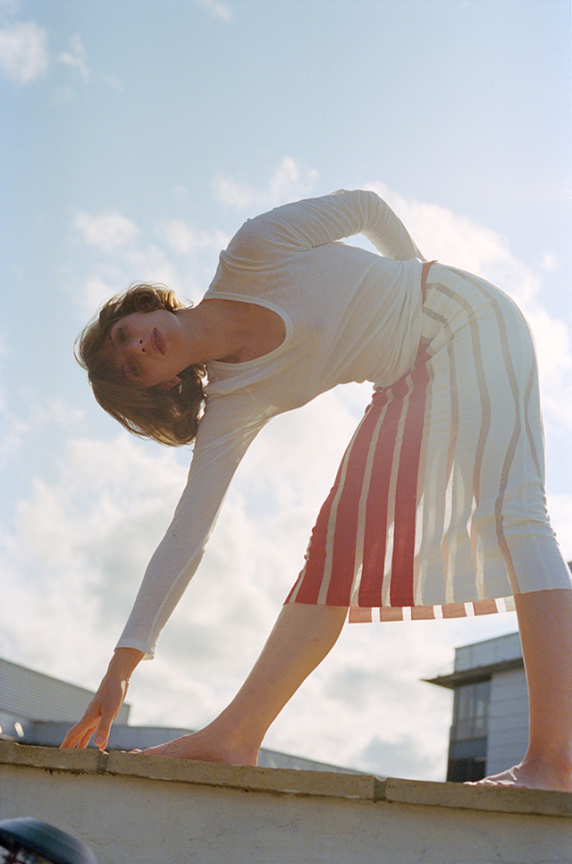 Aldous Harding / 今最も魅惑的と噂のシンガー・ソングライター、オルダス・ハーディングの最新アルバム『Designer』が本日発売!