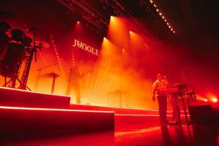 JUNGLE / ダンサブルで強力なグルーヴを見せつけた圧巻のステージ!ジャングル単独公演のライブレポが公開!
