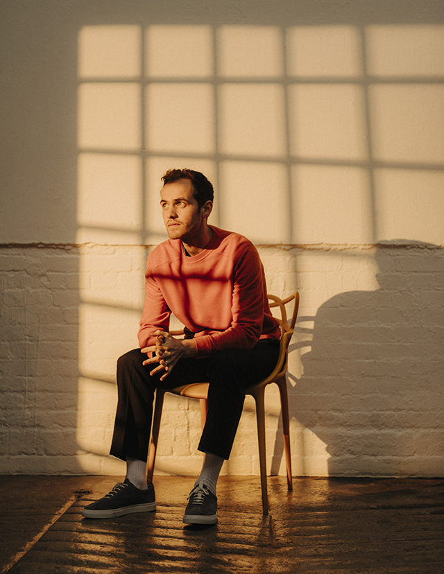 Jordan Rakei / 人間が生きる意味とは…? 待望の来日を控えたジョーダン・ラカイの「AIシステムに立ち向かう人間の未来」がテーマとなった最新作『Origin』の制作の裏側が垣間見れるショートドキュメンタリーが公開!