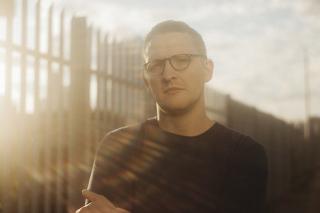 Floating Points / 初期衝動を取り戻して制作された最新作にして最高傑作、『Crush』を10月18日にリリース決定!同時に新曲「Last Bloom」のMVを公開!特殊パッケージ&高音質UHQCD仕様の国内盤もリリース決定!