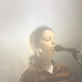 Tirzah / エクスペリメンタル・ポップ・アーティスト、ティルザが ミカ・レヴィをプロデューサーに迎えた最新作『trip9love…???』を突如リリース! 11月にはCDとLPでも発売決定