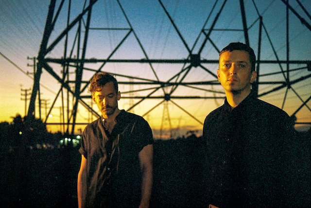 Bonobo & Totally Enormous Extinct Dinosaurs / ボノボが新レーベル〈OUTLIER〉を始動! パラダイス・ガラージから90年代のブレイクビーツに至るまで、エレクトロニック・ミュージックの形成期に敬意を表した新曲、「Heartbreak」を公開! レーベル第一弾のリリースとなる12インチは11月13日にリリース!