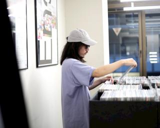 Artist・Art Director/YOSHIROTTEN ー 音楽カルチャーを愛するすべての人に向けた、大阪・南船場の『BEATINK Listening Space』