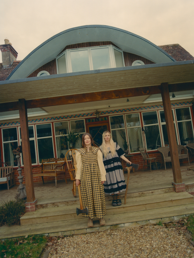 Wet Leg / イギー・ポップも大絶賛!今最も注目を集める新星インディーロック・バンド、ウェット・レッグ(Wet Leg)が新曲「Wet Dream」をMVと共に公開!