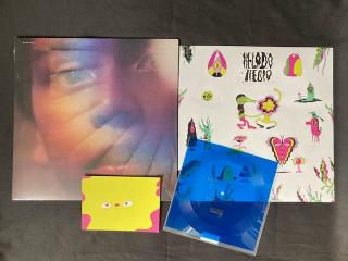 Helado Negro / エラード・ネグロ最新アルバム『Far In』本日発売!! 日本盤CD/LPには豪華特典を先着でプレゼント!! 岡村詩野さん、柴崎祐二さん、村尾泰郎さんから推薦コメントも到着!!