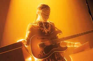 Glass Beams / 初となる単独公演のライブレポートが到着! 東洋と西洋の交差点で生まれる恍惚── グラス・ビームス、無言のカタルシス
