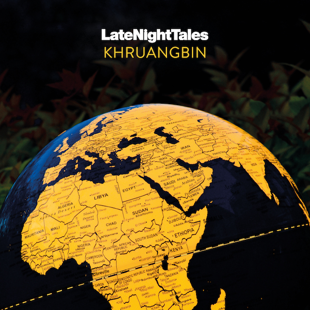 Khruangbin / クルアンビンが、世界中で愛される“夜聴き"コンピの決定盤に満を持して登場! アジア〜アフリカに至るまで世界各地の楽曲を収録した『Late Night Tales: Khruangbin』は12月4日発売! 日本からはショーケン主演ドラマの主題歌でも知られるあの日本産レア・グルーヴ大名曲を収録!