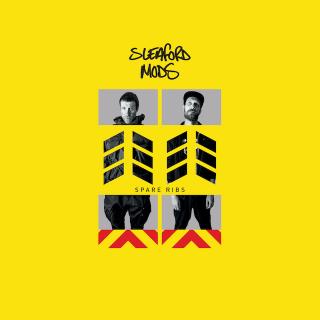 Sleaford Mods / UKでカルト的人気を誇る泥酔中年パンク・デュオ、スリーフォード・モッズが現代社会の怒りや不満を爆発させた新作『Spare Ribs』を発表!