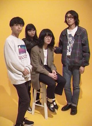 STARCRAWLER / いよいよ来週に迫るスタークローラー待望の来日公演! 圧倒的なライブパフォーマンスで話題の札幌の最重要バンド、SULLIVAN's FUN CLUBが名古屋公演サポートアクトとして出演決定!