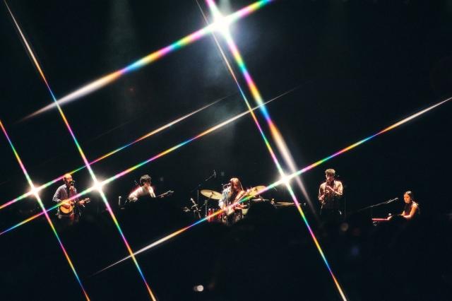 Black Country, New Road  ブラック・カントリー・ニュー・ロード  ツアー最終日東京公演のライブレポートが到着! 変化を恐れず進むバンド── BCNRが見せた現在の完成形