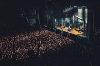 Franz Ferdinand  ロックスターの帰還! フランツ・フェルディナンドが魅せた“現在”の到達点 東京公演のライブレポートが到着!