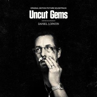 Daniel Lopatin / アダム・サンドラー主演/サフディ兄弟監督/A24製作の話題映画 『UNCUT GEMS』 (邦題『アンカット・ダイヤモンド』) Netflix配信日が1月31日に決定! OPNことダニエル・ロパティンが手がけたサウンドトラック・アルバム発売中!
